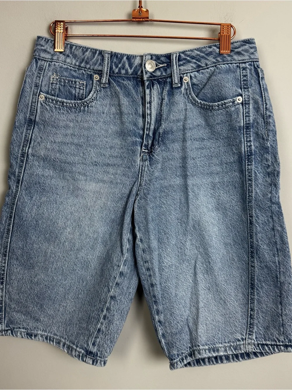 FOREVER 21 | High-Rise Light Blue Denim Baggy Bermuda Shorts Women’s Size 25 (0)
